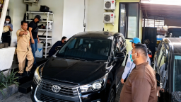 KPK Geledah Rumah Kadiskominfo Madiun Noor Aflah, 2 HP dan Catatan SPPD Disita