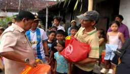 Turun Langsung ke Lokasi, Kang Marhaen Beri Bantuan dan Semangat Warga Kedungdowo