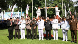 Raih Juara Pertama, Camat Ngetos Sabet Penghargaan Sinergitas Terbaik