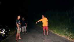 Duel Sengit Lawan 4 Begal Bersenjata Clurit, Korban Tabrak Motor Hingga Jotos Pelaku