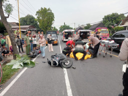 Tragis! Boncengan Seorang Wanita Meninggal Dunia Usai Terlindas Truk Trailer