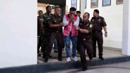 Viral! Ketua DPRD Magetan Menangis Saat Digelandang Petugas Kejaksaan