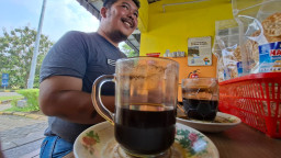 Secangkir Kopi Panas Jadi Teman Setia, Saat Mata Berat di Perjalanan