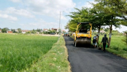 Respon Cepat, PUPR Nganjuk Perbaiki Jalan Malangsari dengan Metode Lapen