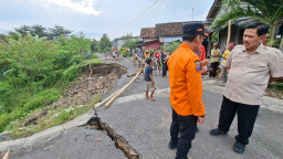 Longsor Kedungdowo Mengancam Rumah Warga, Kang Marhaen Gandeng Ahli ITS dan Minta Bantuan Pusat 