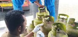 Cegah "Gas Kurang Isi", Disperindag Nganjuk Awasi Ketat Pengisian LPG 3 Kg