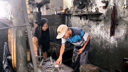 Dari Palu dan Besi ke Baitullah, Tukang Pande Besi Nganjuk Naik Haji