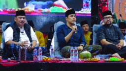 Hujan Tak Halangi Ribuan Warga, Ngaji Bareng Gus Kautsar Meriahkan HUT Nganjuk ke-1089