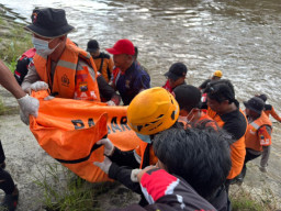 Tim SAR Gabungan Temukan Jasad Pemuda 19 Tahun di Bengawan Madiun Setelah 2 Hari Pencarian 
