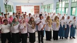 Jembatani Dunia Sunyi, Siswa SLB Santi Kosala Ajarkan Bahasa Isyarat di SMAN 1 Rejoso