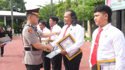 Bukti Dedikasi, Ungkap Kasus Pengeroyokan dengan Cepat 9 Personel Polres Nganjuk Raih Penghargaan