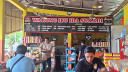 Warung Ibu Ida Sukadi, Solusi Kenyang & Murah Meriah di Rest Area Jombang