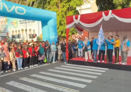 Peringati May Day 2026, Disnaker Nganjuk Gelar Jalan Sehat di Alun-Alun