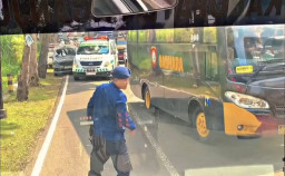 Cerita Mobil Presiden dan Menteri Pilih Mengalah, Ambulans Pengangkut Pasien Berhasil Belah Konvoi VVIP di Nganjuk