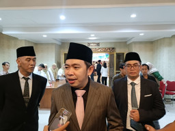 Bupati Jember Soroti Budaya Merokok Saat Rapat, Singgung Viral Legislator Main Game