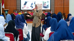 Revolusi Visual Mak-Mak Nganjuk, Duta Canva Kupas Rahasia Gen AI di Omah Tandang