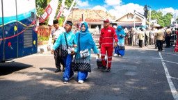 Menuju Tanah Suci, 733 Jemaah Haji Asal Nganjuk Diberangkatkan, Tertua Berusia 90 Tahun