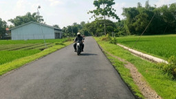 Jalan Ekonomi Mulus, PUPR Nganjuk Aspal Hotmix 560 Meter di Miren Sidoharjo