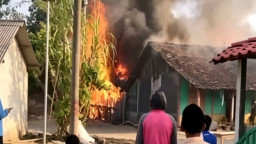 Korsleting Listrik, Rumah Warga Lengkong Lor Ludes Terbakar, Kerugian Rp150 Juta