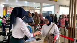 Berburu Waktu di Rel Kereta, Tiket Libur Panjang di Stasiun Jombang Nyaris Ludes