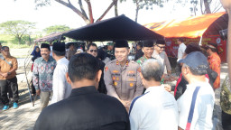 Amankan May Day, Polres Nganjuk Pasang Tenda Khusus Peziarah di Makam Marsinah