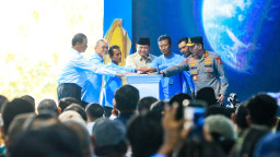 Dari Tuban, Presiden Prabowo Groundbreaking 10 Gudang Pangan Polri dan Luncurkan 166 SPPG