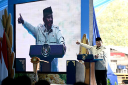 Dari Tuban, Presiden Prabowo Mengingat Kembali Gurat Keikhlasan Petani Desa