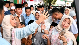 Penuhi Panggilan Kiai, Wapres Gibran Hadiri Haul Mbah Wahab, Hadiahi Santri Sepeda & Bahas Masa Depan Negeri