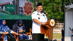Apresiasi Nyata Pejuang Al-Qur'an, Kang Marhaen Salurkan Insentif Rp 8 Miliar untuk Ribuan Guru TPQ dan Huffazh Nganjuk