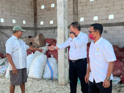 Bau Menyengat Hantui Warga Sumengko, Komisi 3 DPRD Nganjuk Ambil Tindakan Tegas