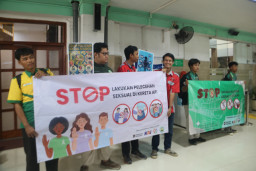 Perangi Pelecehan Seksual, KAI Daop 7 Bersama Railfans Gelar Aksi Masif di Stasiun Blitar