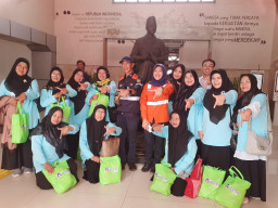 Kabar Bahagia untuk Eyang, KAI Berikan Diskon Tiket 20% Seumur Hidup
