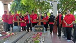 Mengenang Akar Perjuangan, PDI Perjuangan Nganjuk Ziarahi Makam Tokoh Legendaris di Hari Juang Bung Karno