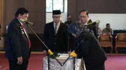 Lantik Enpat Pejabat Eselon II, Kang Marhaen Tegaskan Komitmen 'Nol Rupiah' dan Kerja Nyata