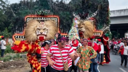 Reyog Gembong Asmoro dan Berebut Berkah Gunungan di Nyadran Putatmalang