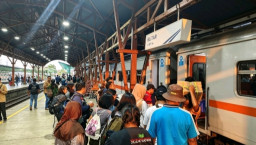 Pasca Libur Panjang Idul Adha & Hari Lahir Pancasila, Ribuan Penumpang Padati Stasiun Blitar