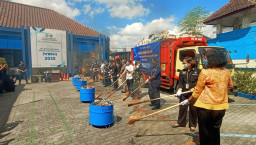 Bea Cukai Blitar Bakar 1,9 Juta Batang Rokok dan Miras Ilegal Senilai Miliaran Rupiah