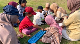 Melihat Keseruan Ratusan Anak di Jombang 'Puasa Gadget' Lewat Dolanan Tradisional