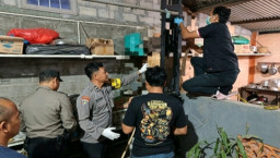 Geger.! Warga Selopuro Blitar Ditemukan Meninggal Tergantung di Garasi