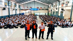 Tanamkan Disiplin Sejak Dini, KAI Daop 7 Madiun Gelar Edukasi Keselamatan di SMKN 1 Rejotangan