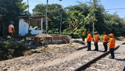 Tingkatkan Safety Culture, KAI Daop 7 Madiun Perkuat Infrastruktur Perlintasan Blitar-Tulungagung