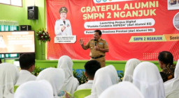 Gandeng Alumni, Kang Marhaen Luncurkan Perpustakaan Digital dan Beasiswa di SMPN 2 Nganjuk