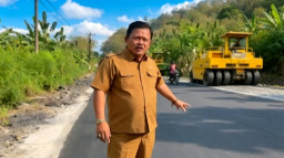 Lunasi Janji Kampanye, Kang Marhaen Sulap Jalan Ngluyu Jadi Mulus dengan Aspal Hotmix
