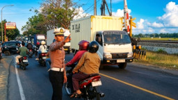 Palang Pintu Telat Menutup Diduga Jadi Pemicu Tabrakan Maut KA Logawa dan Truk J&T di Nganjuk