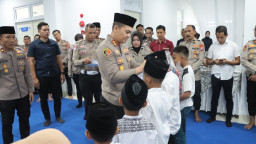 Cari Berkah, Polres Nganjuk Santuni Anak Yatim Saat Operasionalkan Gedung BPKB Baru