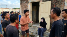 Viral di Medsos.! Alasan ‘Kebelet BAB’, Sepasang Pelajar SMP di Nganjuk Digerebek Warga di Toilet Stadion