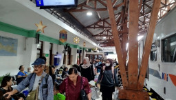 Stasiun Blitar Berjubel, Daop 7 Madiun Sukses Angkut Hampir Setengah Juta Penumpang Libur Sekolah