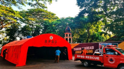 Tak Ada Musala di Lokasi Start Karnaval Nganjuk, Panitia Gandeng BPBD Sulap Tenda Darurat Jadi Tempat Salat