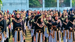 Semarak HUT RI ke-81 di Baron, Sendratari Rampak Hipnotis Peserta Upacara