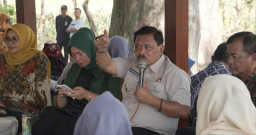 Satukan Warga Lewat Sedekah Bumi, Kang Marhaen Ajak Masyarakat Sumberkepuh Jaga Kerukunan dan Bersabar Soal Pembangunan